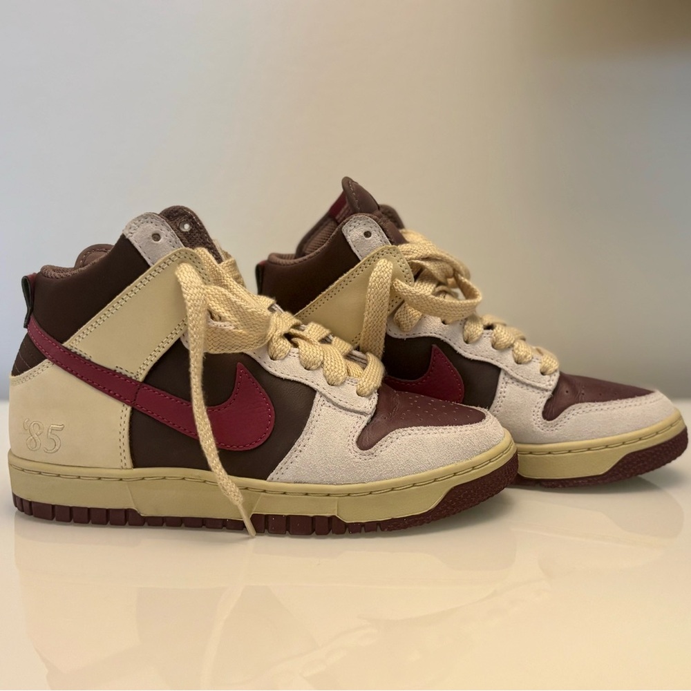 NIKE WOMENS DUNK HIGH 1985
